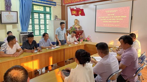 Trường THCS Nậm Nèn tổ chức thành công Hội nghị lấy ý kiến nhân sự đề nghị bổ nhiệm lại chức vụ Phó Hiệu trưởng